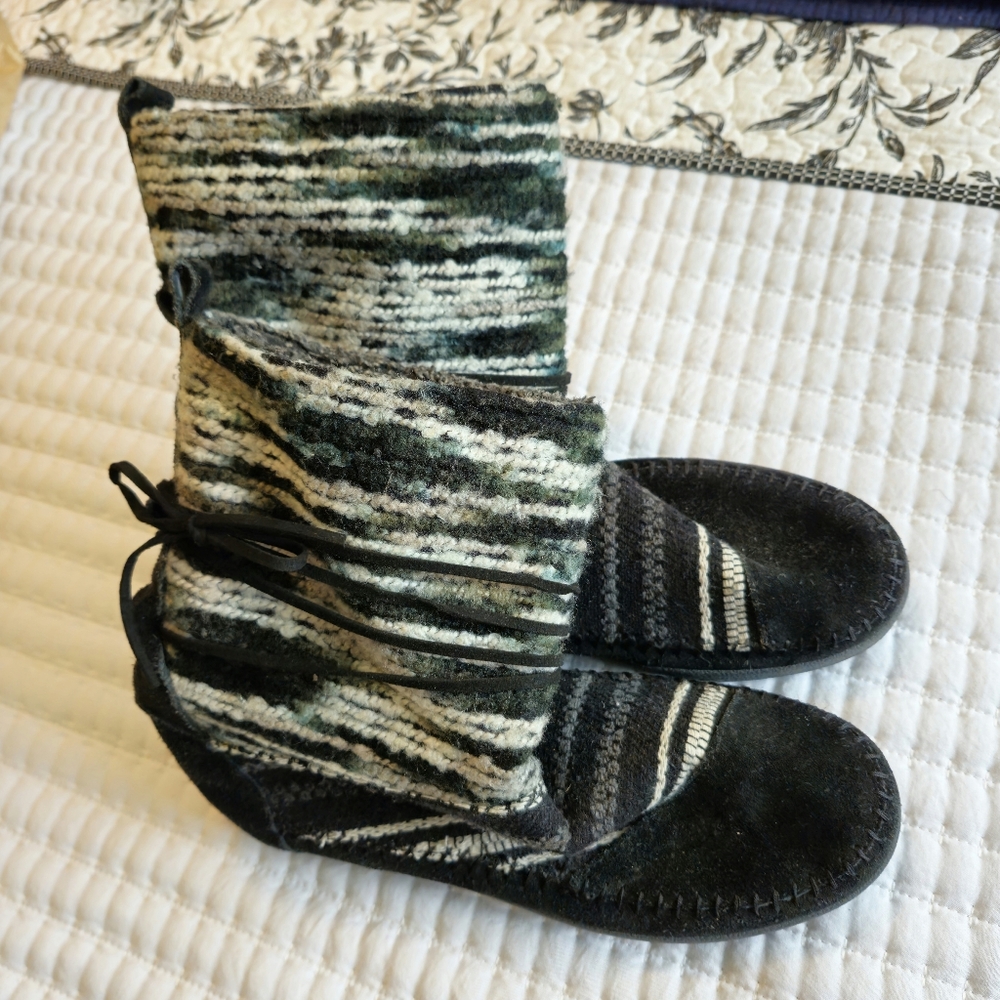 TOMS NEPAL AZTEC MOCCASIN WOVEN FLEECE BOOTS SLIP ON SIZE 8.5 WOMENS